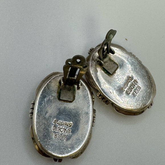 Navajo Roger Apachito sterling silver clip earrings w/ natural turquoise - Picture 15 of 16